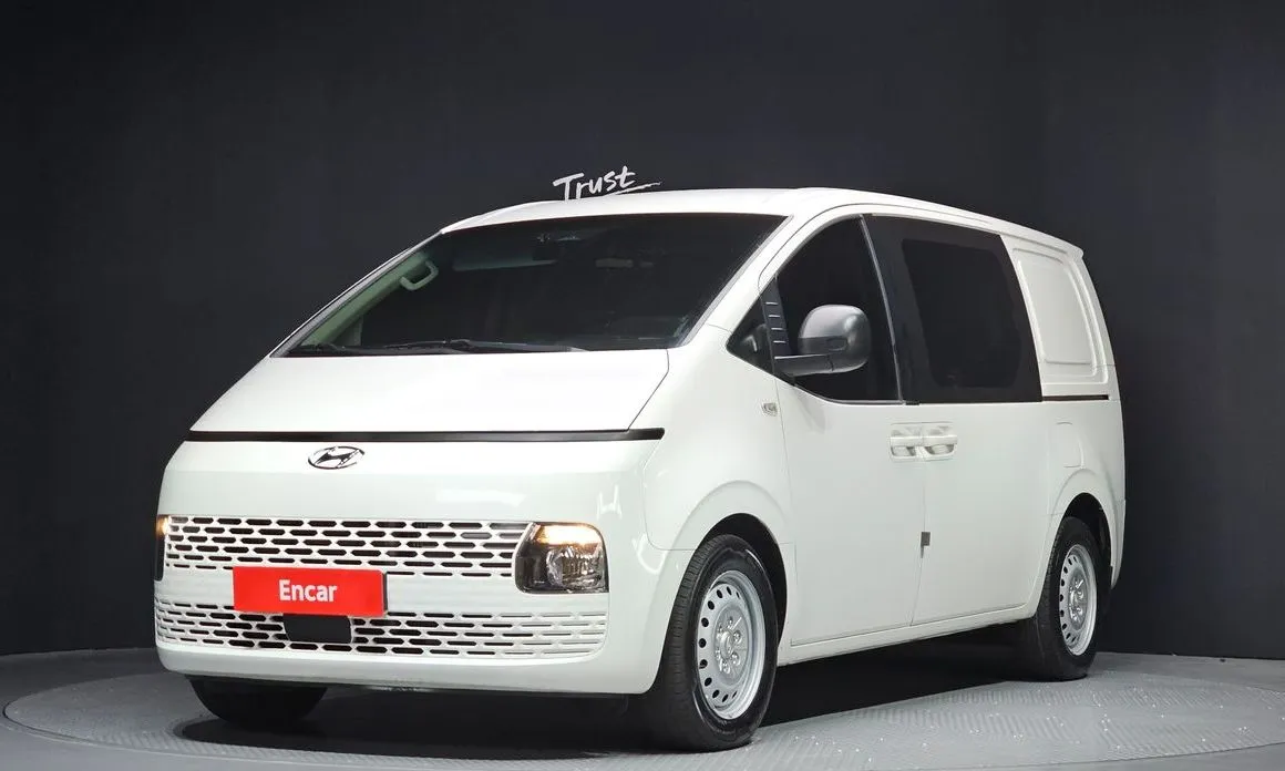 Hyundai Staria — фото 1
