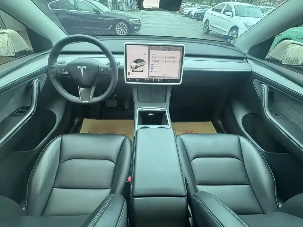 Tesla Model Y — фото 5
