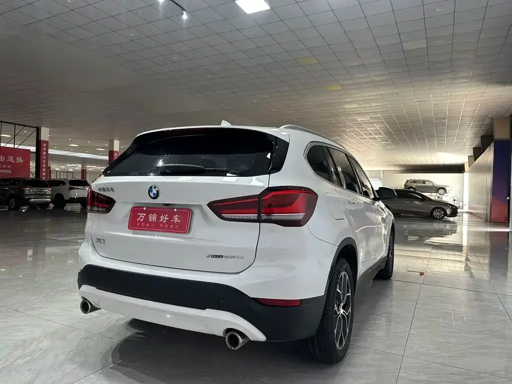 BMW X1 — фото 5