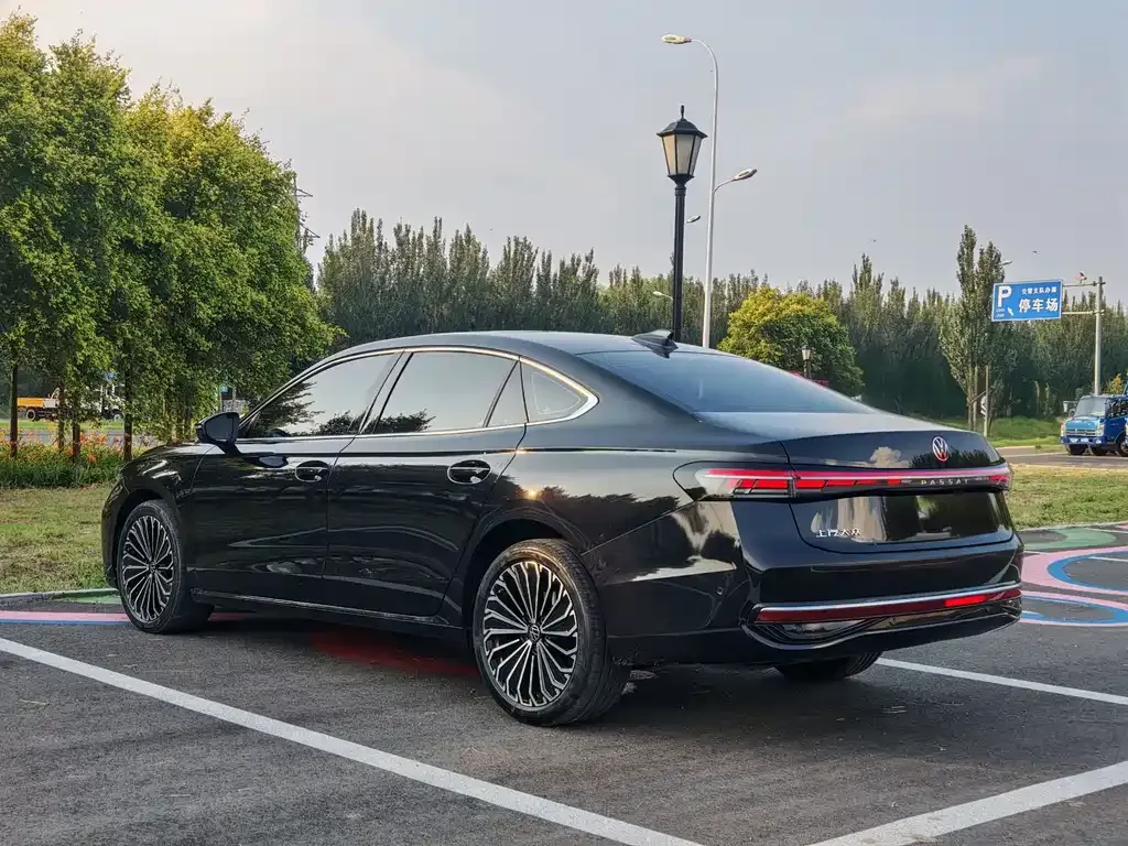 Volkswagen Passat — фото 6