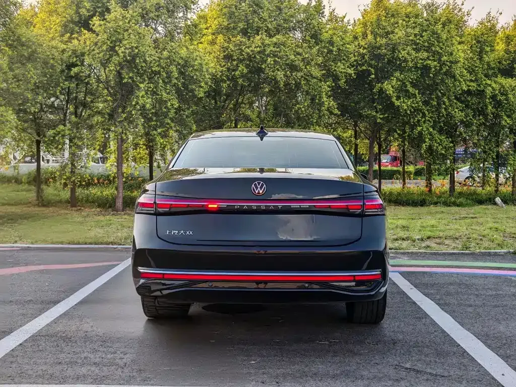 Volkswagen Passat — фото 10