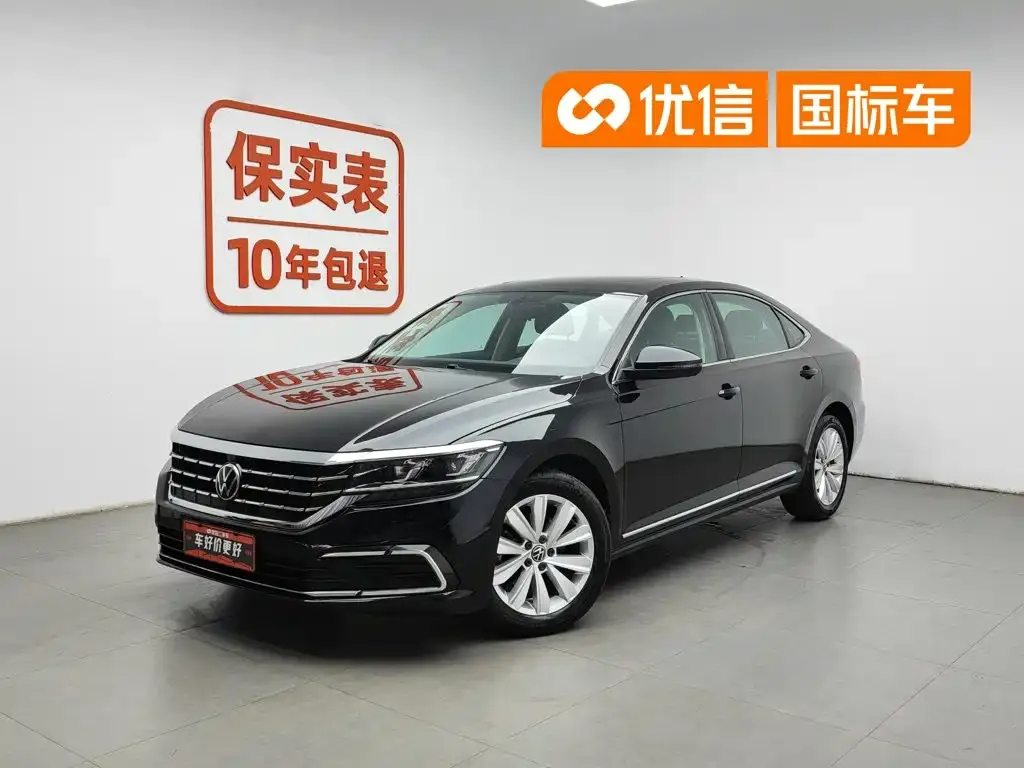 Volkswagen Passat — фото 1