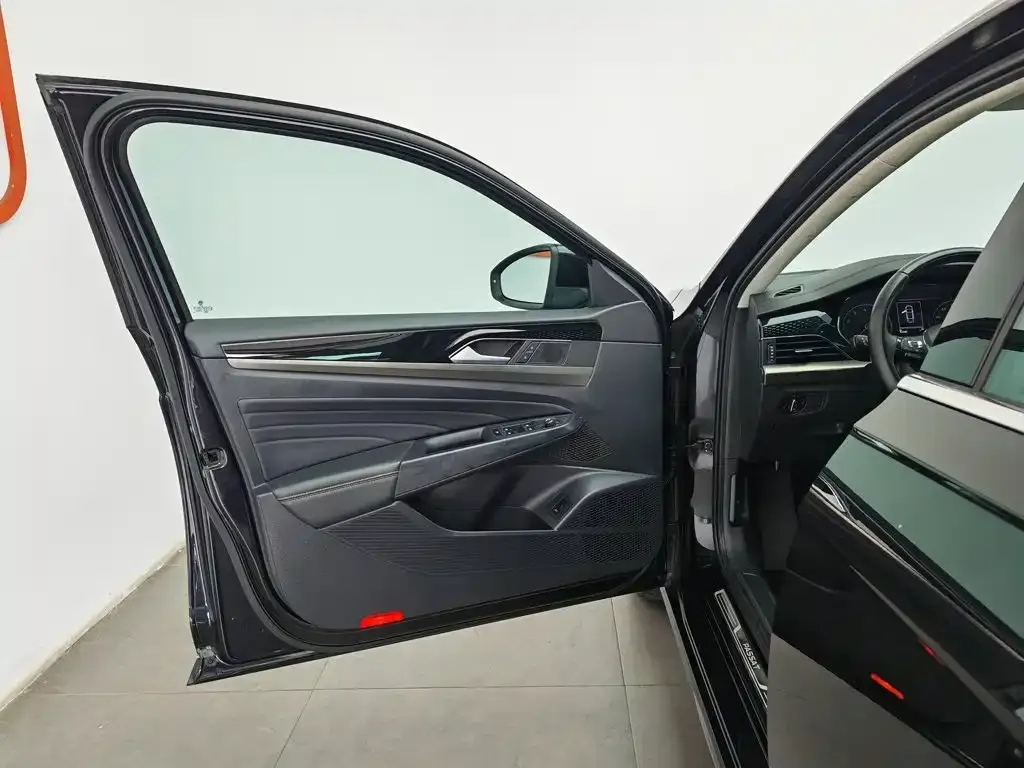 Volkswagen Passat — фото 8