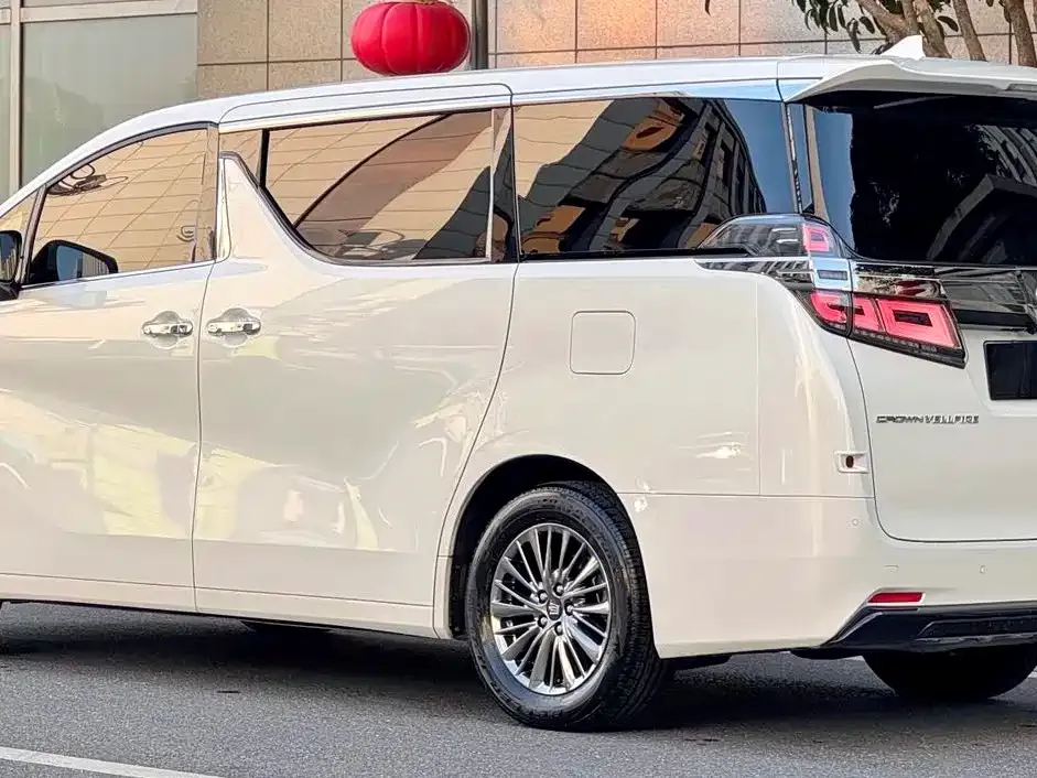 Toyota Vellfire — фото 8