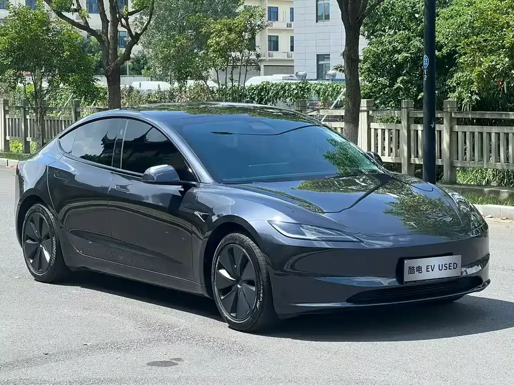 Tesla Model 3 — фото 9