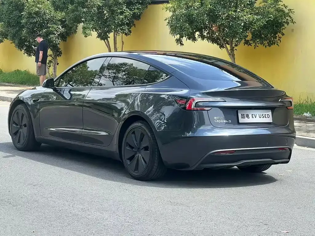 Tesla Model 3 — фото 6