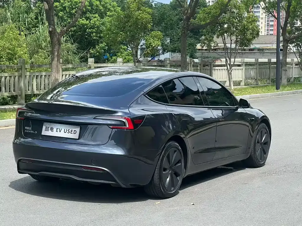 Tesla Model 3 — фото 5