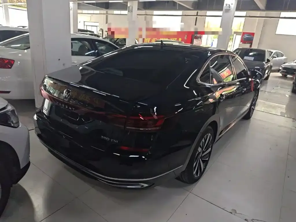 Volkswagen Passat — фото 10