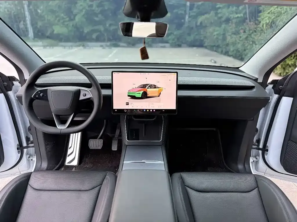 Tesla Model Y — фото 8