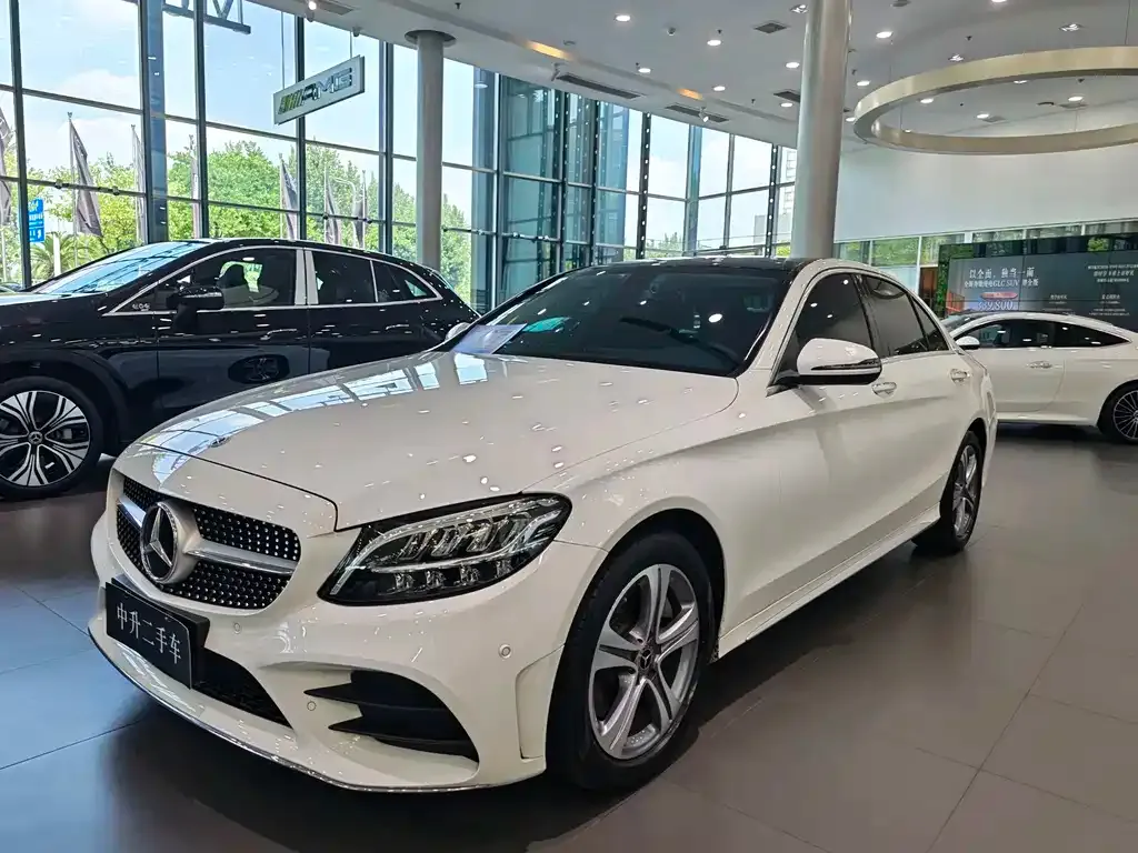 Mercedes-Benz C-Class — фото 1