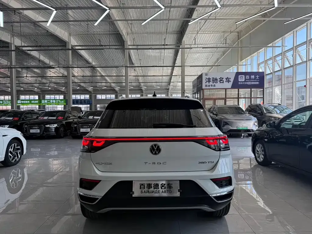 Volkswagen T-Roc — фото 4