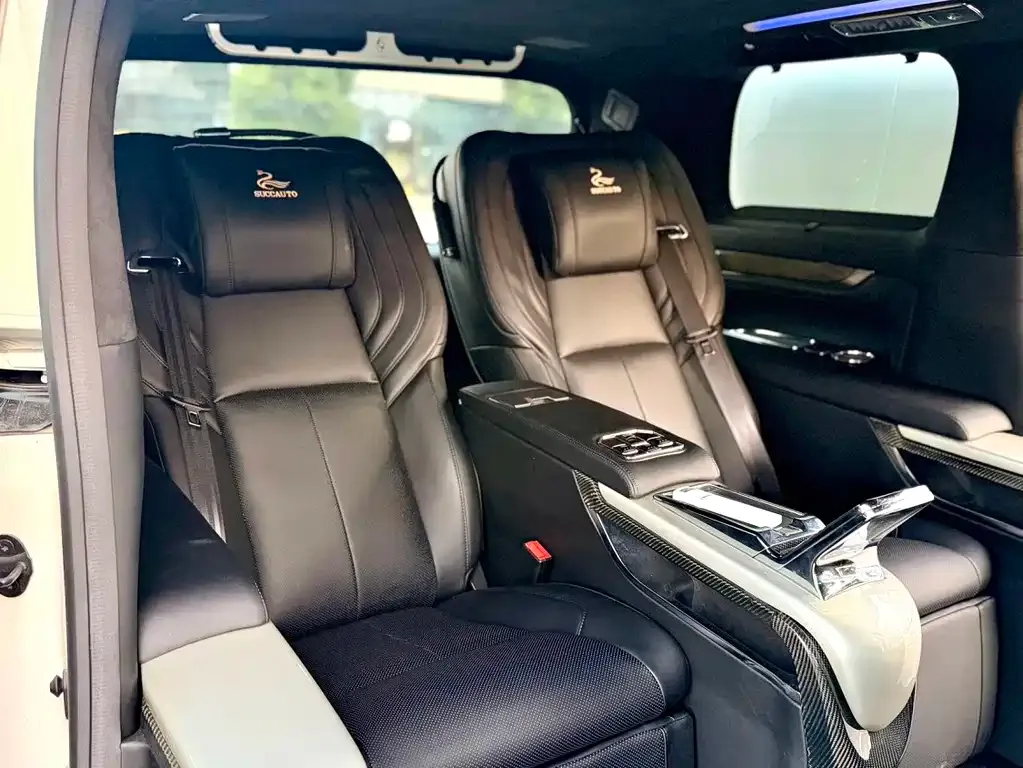 Toyota Alphard — фото 7