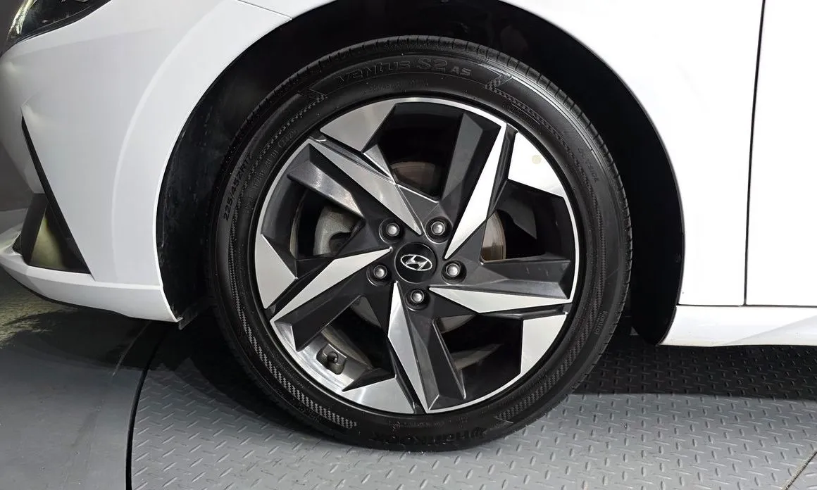 Hyundai AVANTE — фото 8