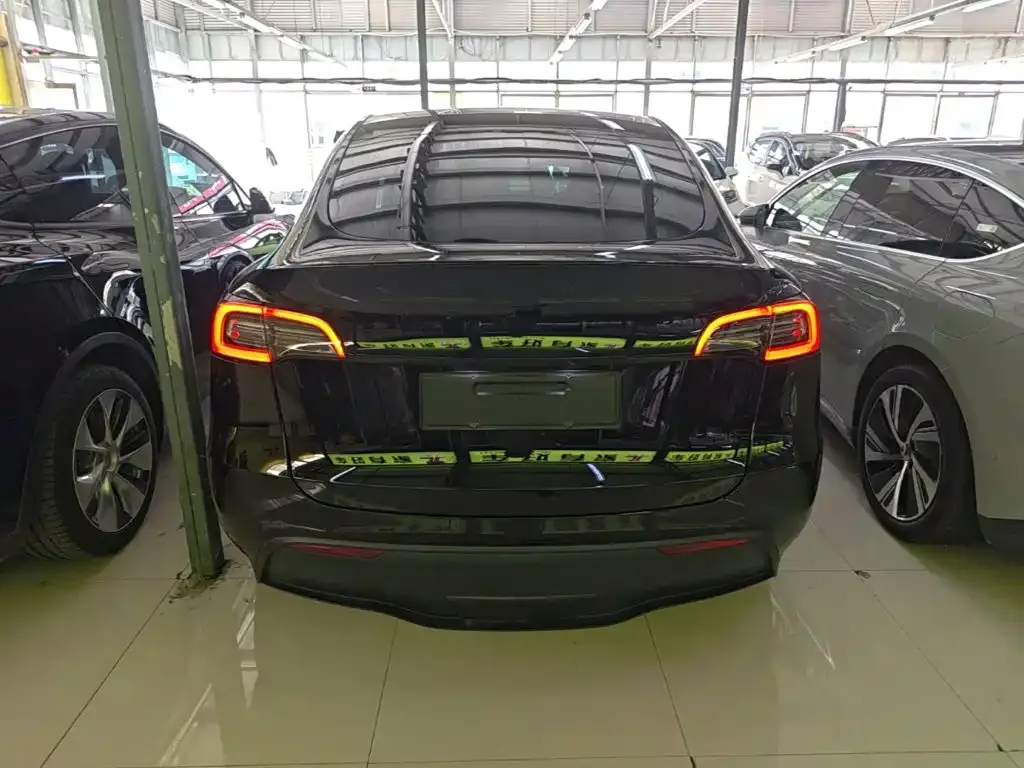 Tesla Model Y — фото 7