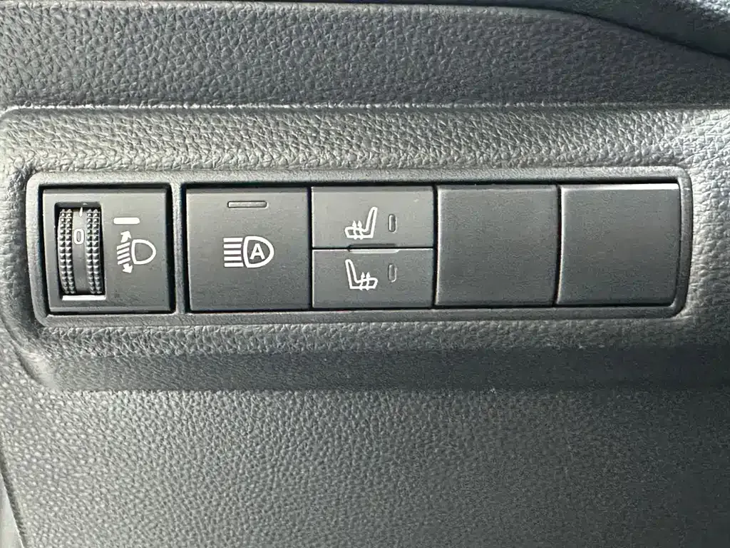 Toyota Corolla — фото 9