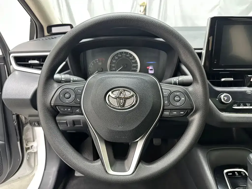 Toyota Corolla — фото 4