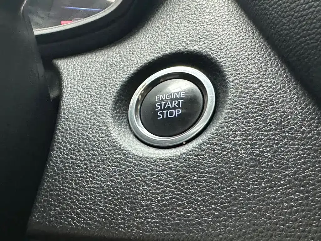 Toyota Corolla — фото 10