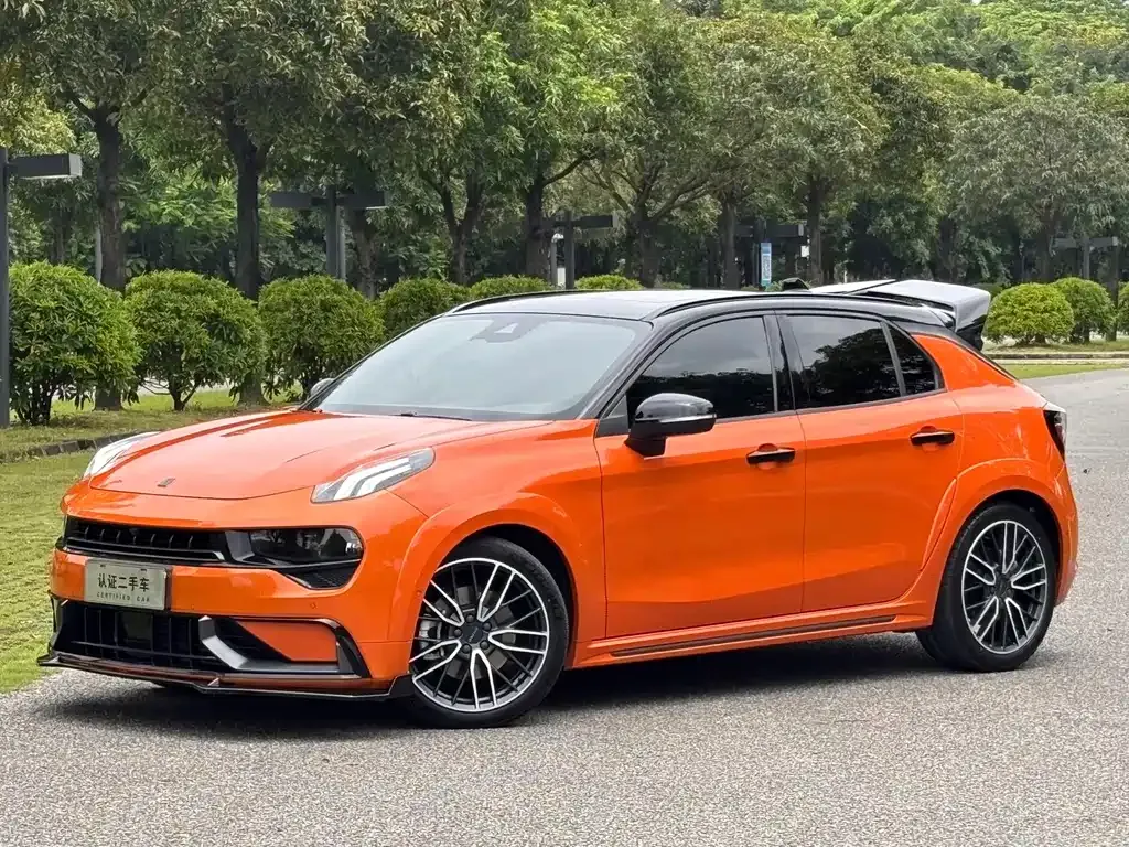 Lynk & Co 02 Hatchback — фото 1