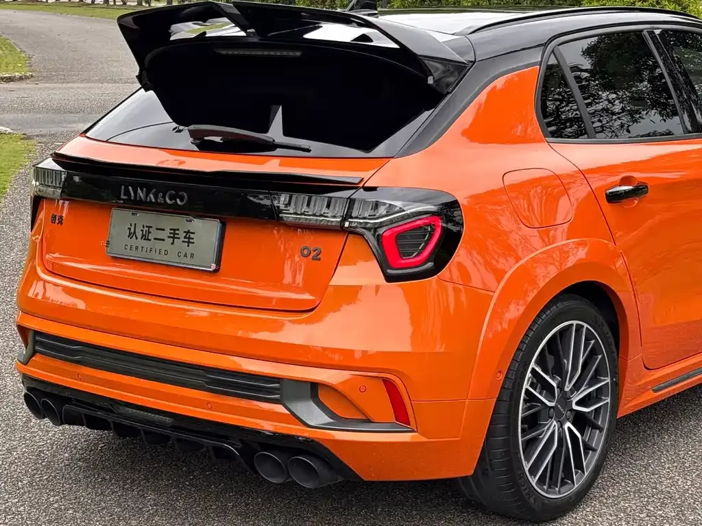 Lynk & Co 02 Hatchback — фото 4