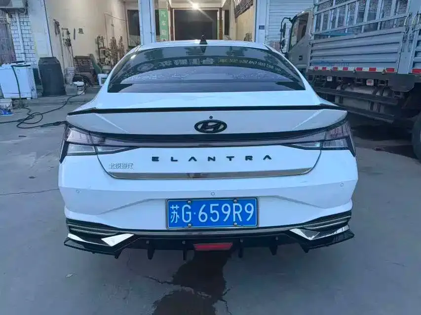 Hyundai Elantra — фото 7