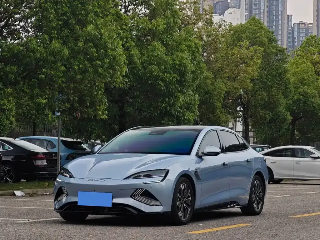 BYD Seal — фото 1