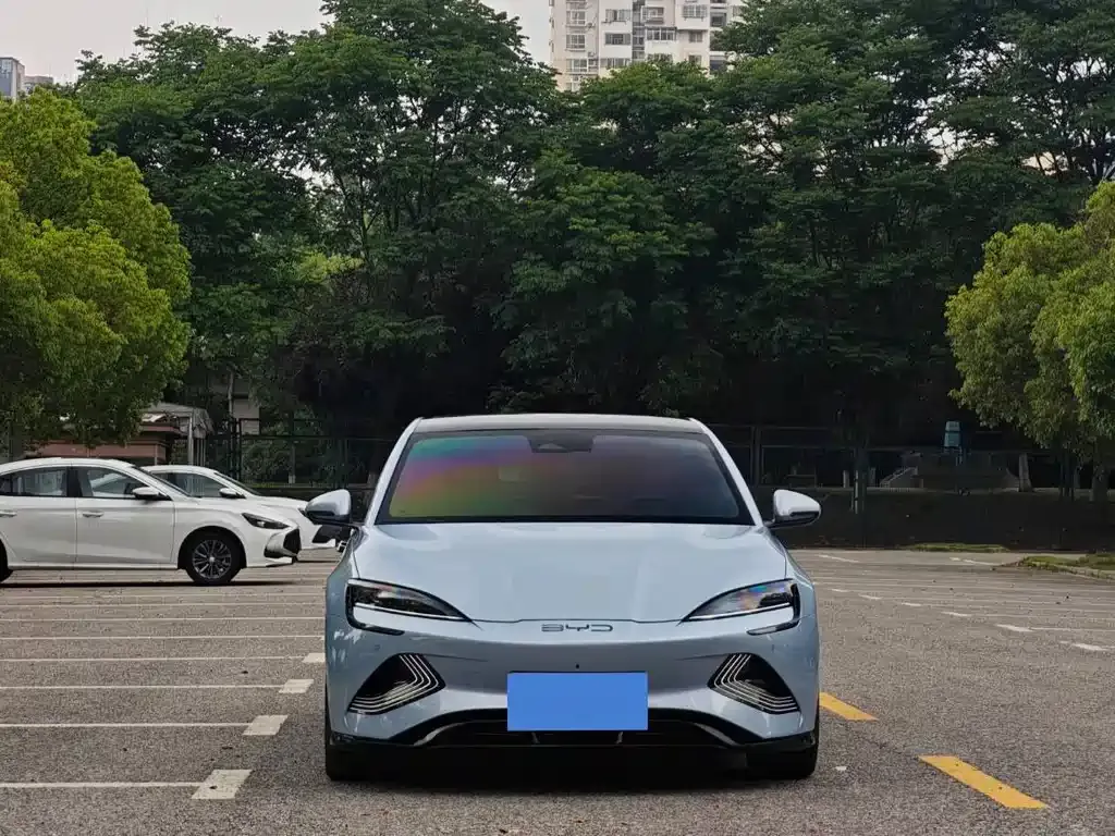 BYD Seal — фото 9
