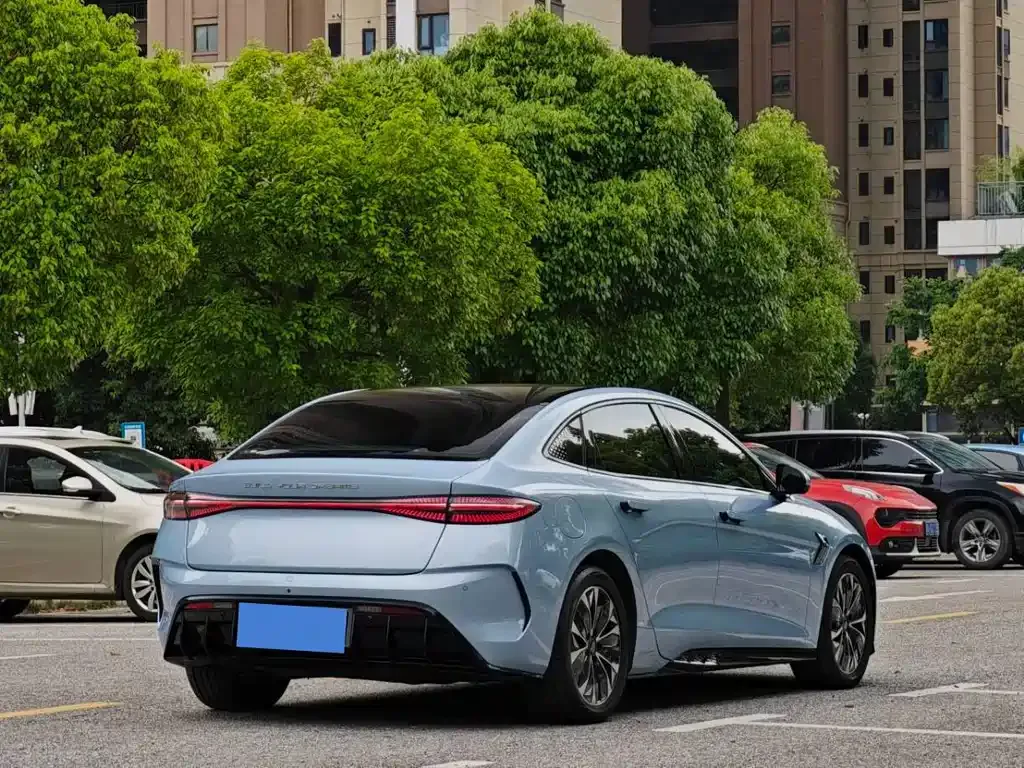 BYD Seal — фото 7
