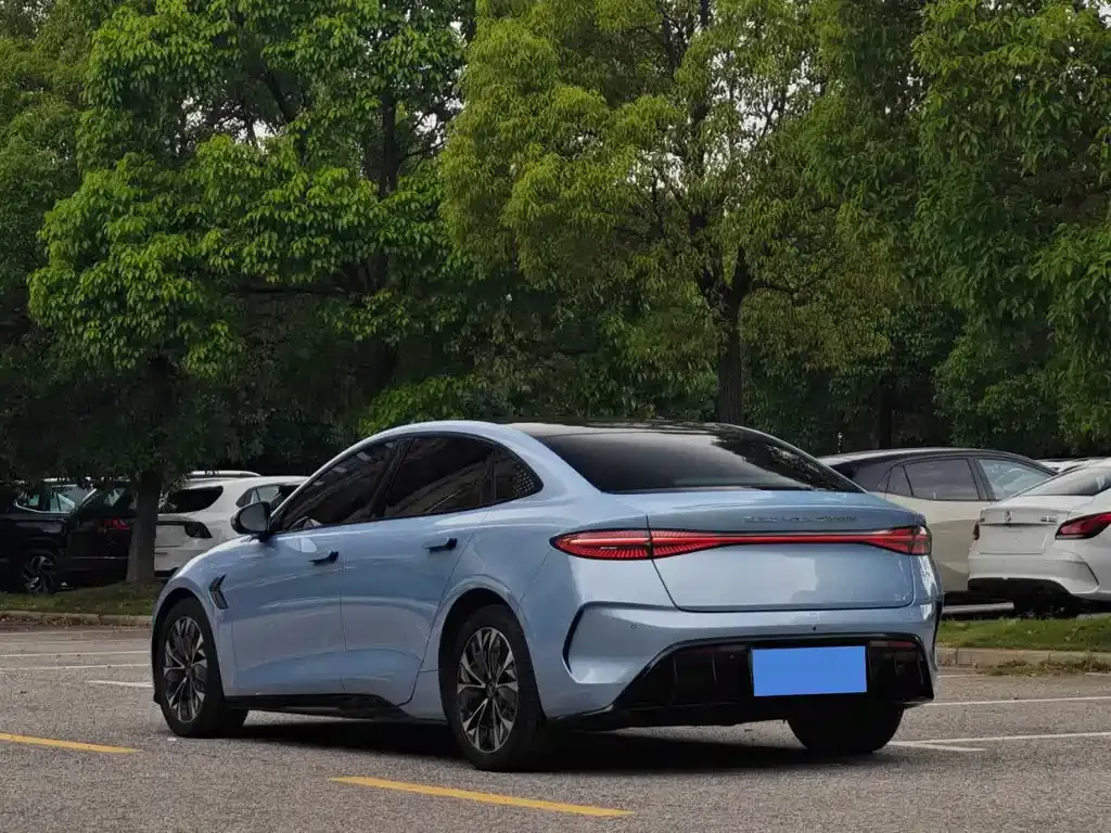 BYD Seal — фото 8