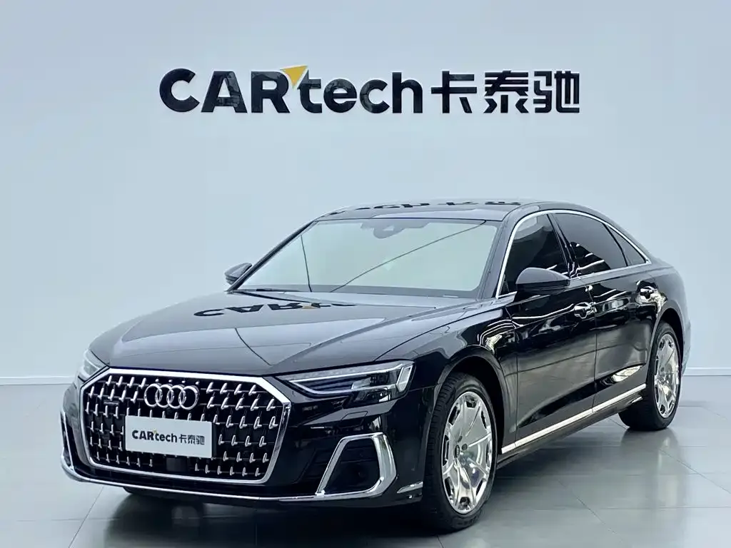 Audi A8 — фото 1