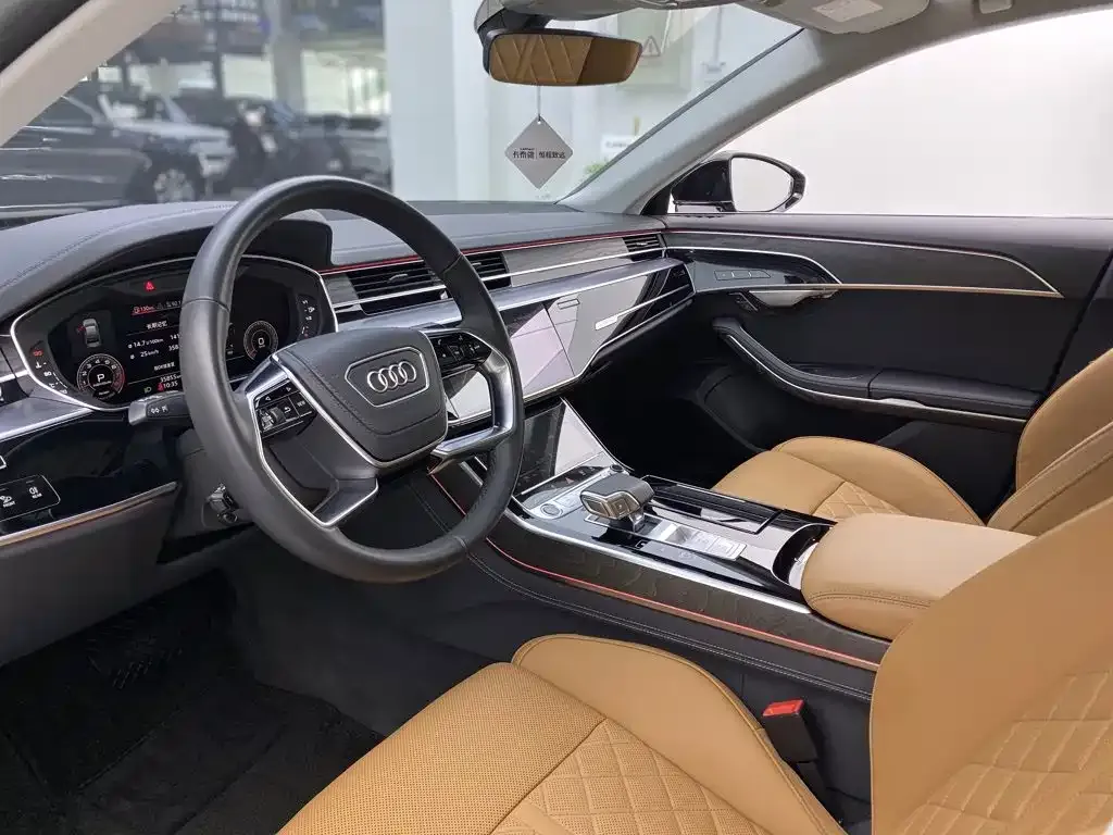 Audi A8 — фото 10