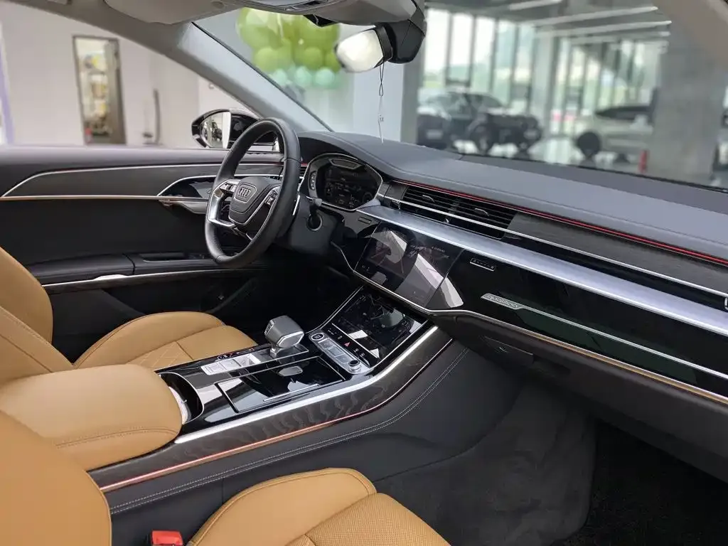 Audi A8 — фото 4