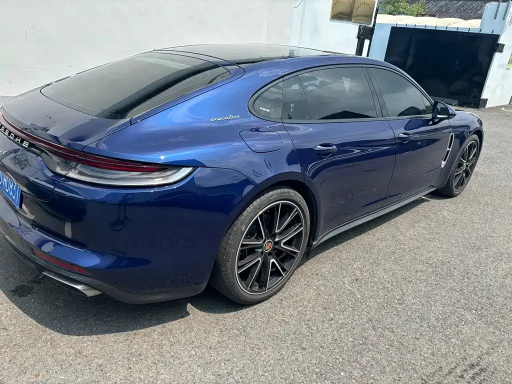 Porsche Panamera — фото 10