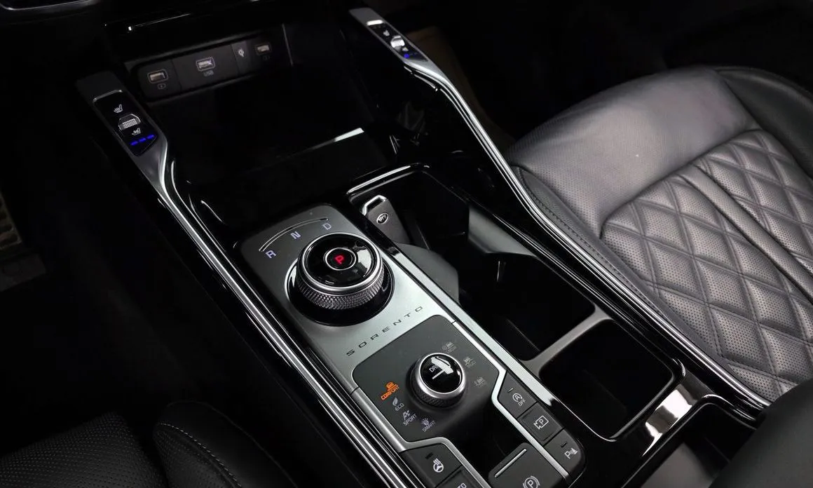Kia Sorento — фото 10