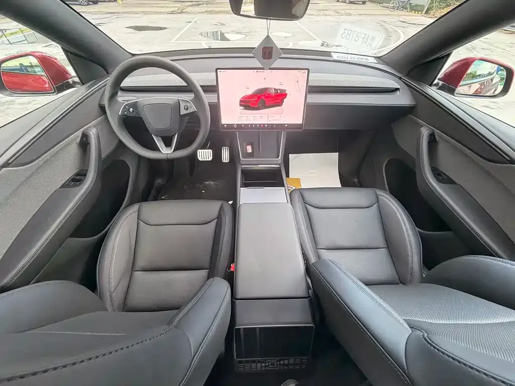 Tesla Model Y — фото 7