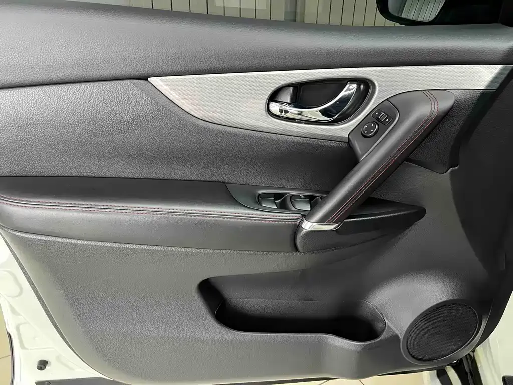 Nissan Qashqai — фото 10
