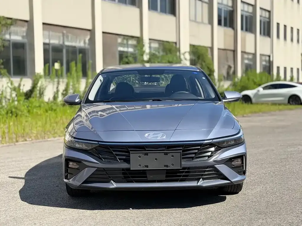 Hyundai Elantra — фото 7