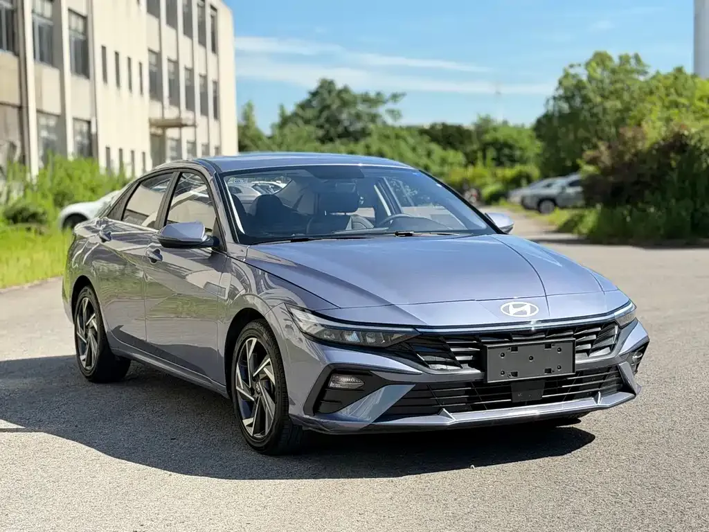 Hyundai Elantra — фото 9