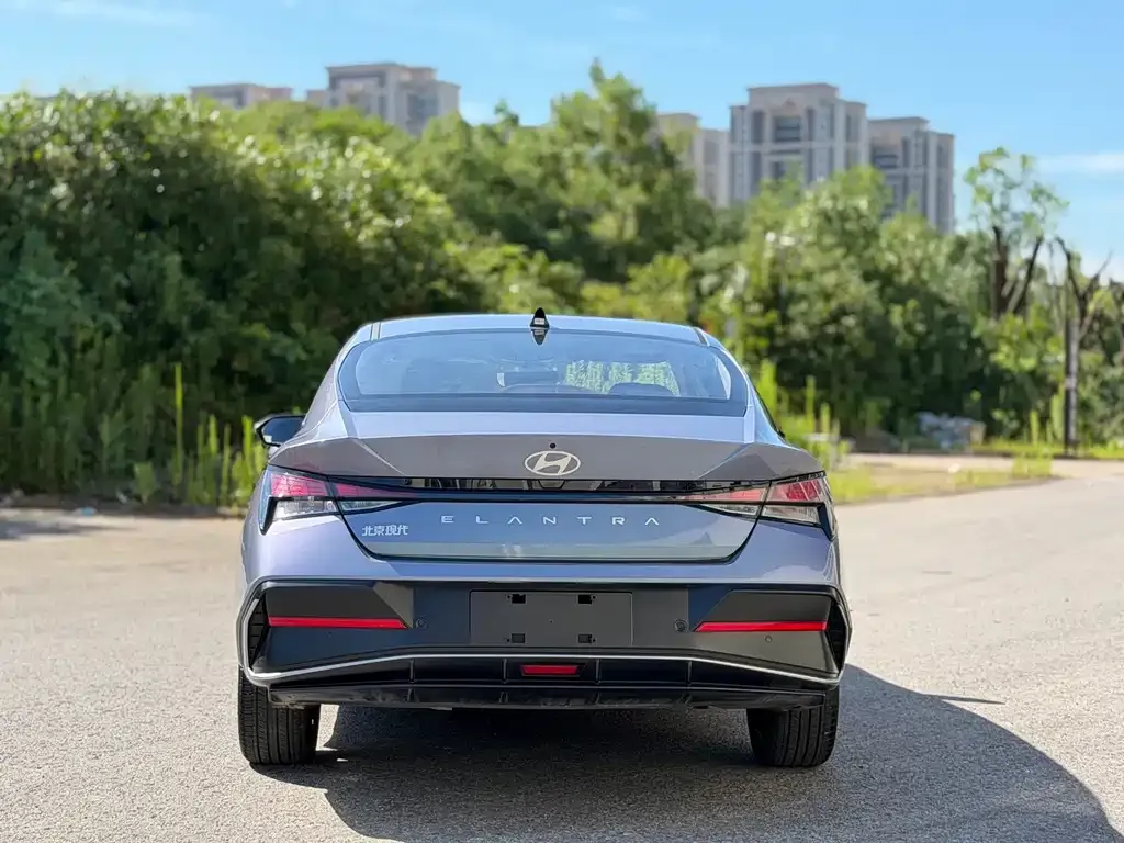 Hyundai Elantra — фото 4
