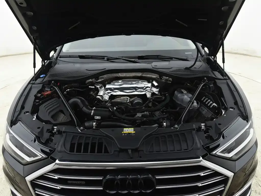 Audi A8 — фото 8