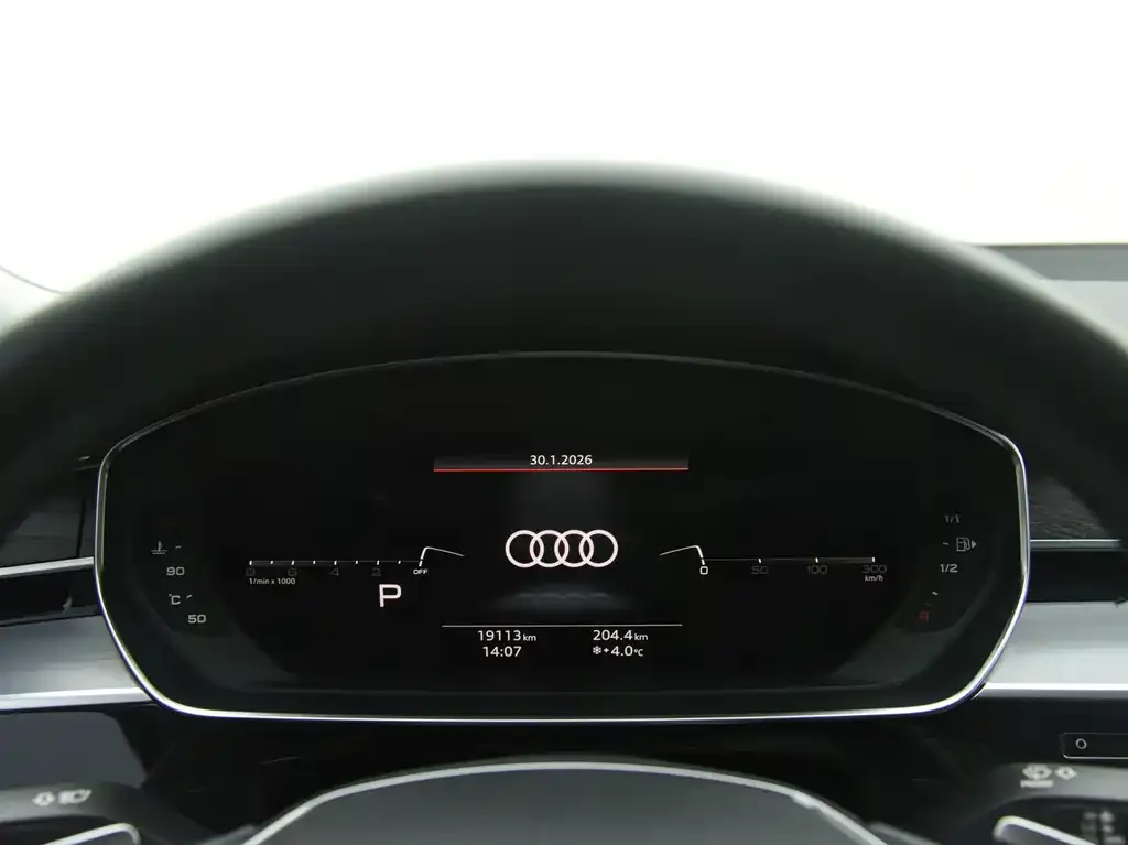 Audi A8 — фото 4
