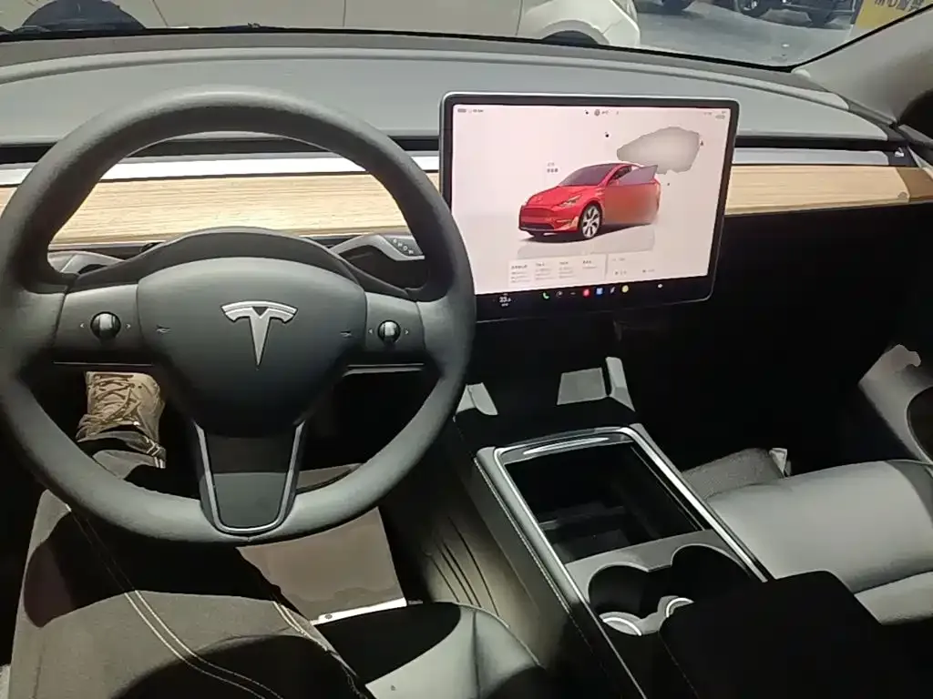 Tesla Model Y — фото 4