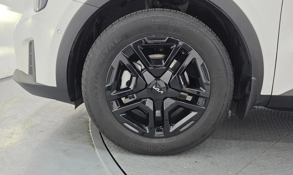 Kia Sorento — фото 9