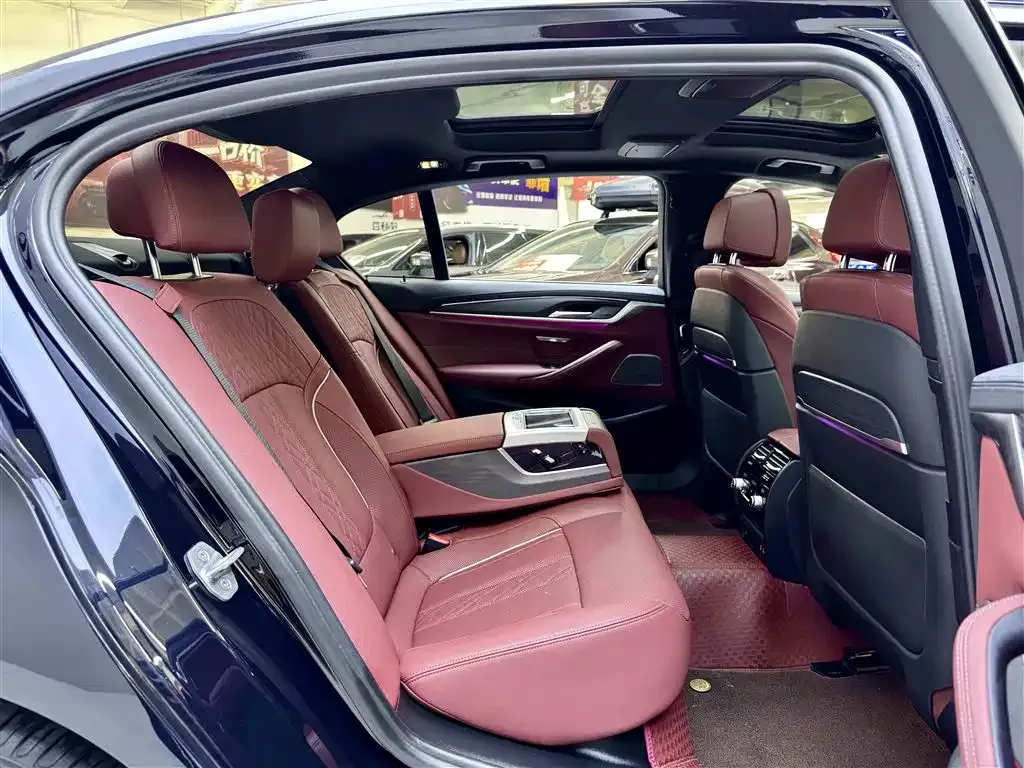 BMW 5 Series — фото 10