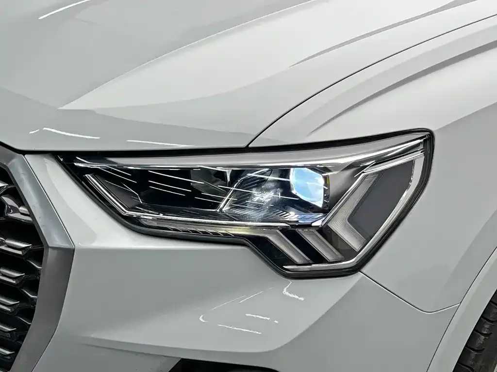 Audi Q3 Sportback — фото 10