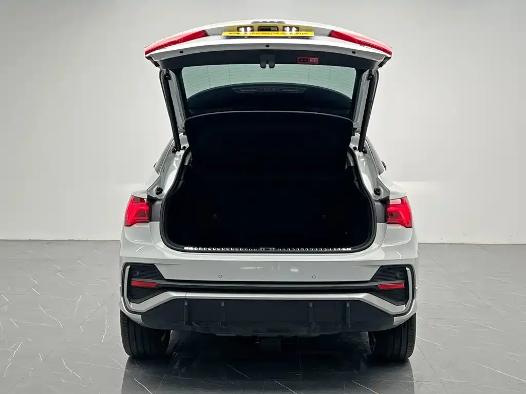 Audi Q3 Sportback — фото 9