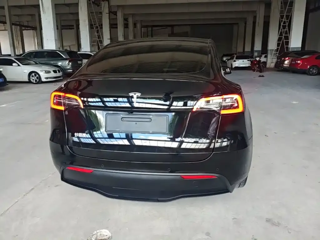 Tesla Model Y — фото 7