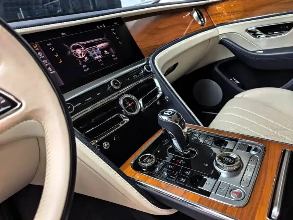 Bentley Flying Spur — фото 7