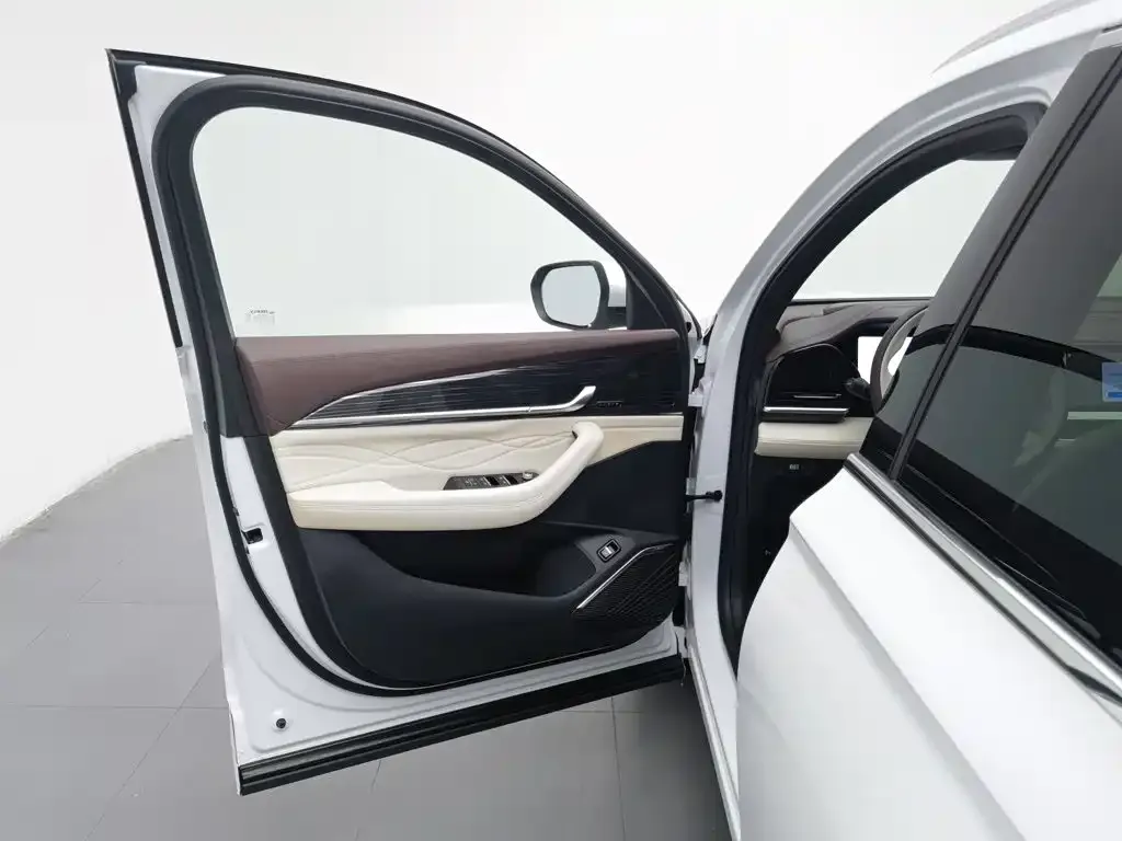 Geely Xingyue L — фото 10