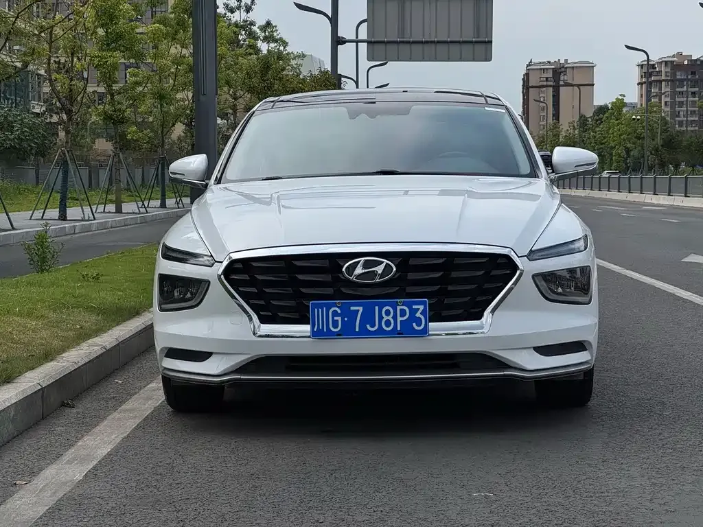 Hyundai Mistra — фото 10