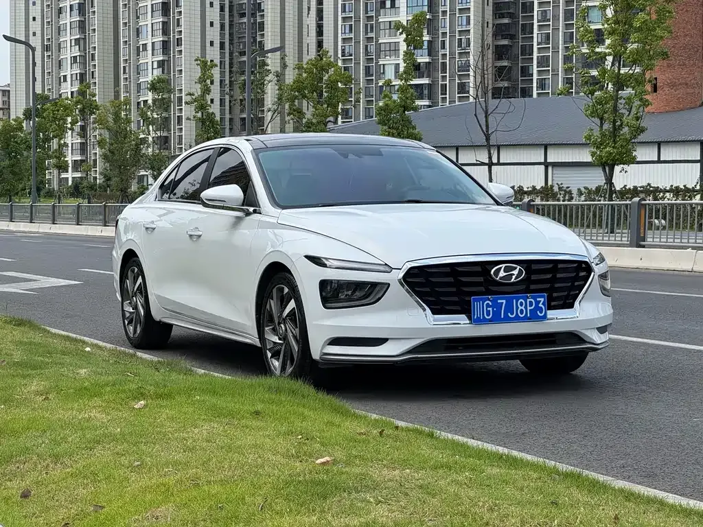 Hyundai Mistra — фото 8